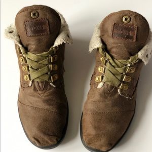 TOMS Shearling Lined  Booties